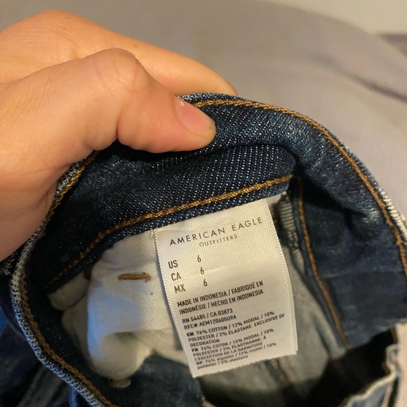 American Eagle Stretch Mom Shorts - Picture 4 of 4